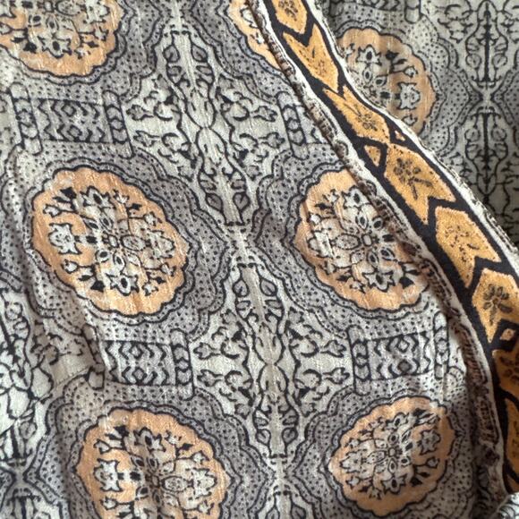 Free People Geometric Top Gray Orange V-Neck Snap Front Bow Long Sleeve Sz L - Picture 2 of 5